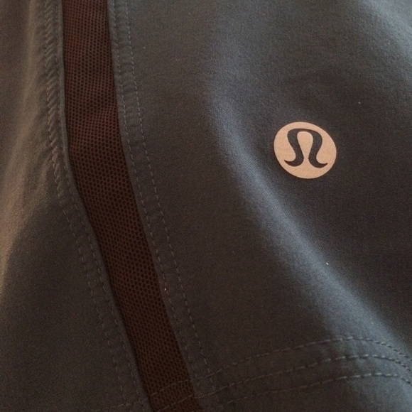 Rare Lululemon Pace Breaker Shorts w liner - Picture 4 of 6